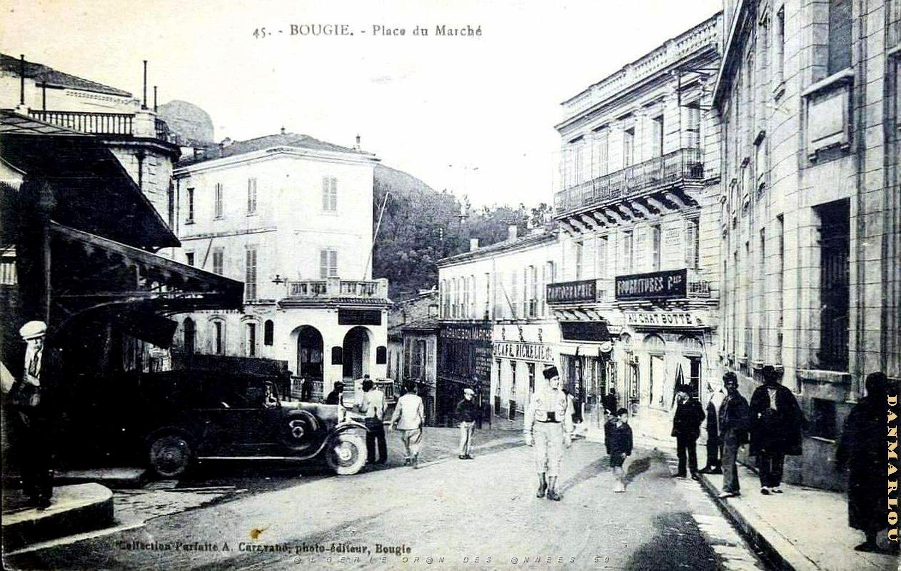 2481- Bougie - Place du Marche - 1929.jpg
